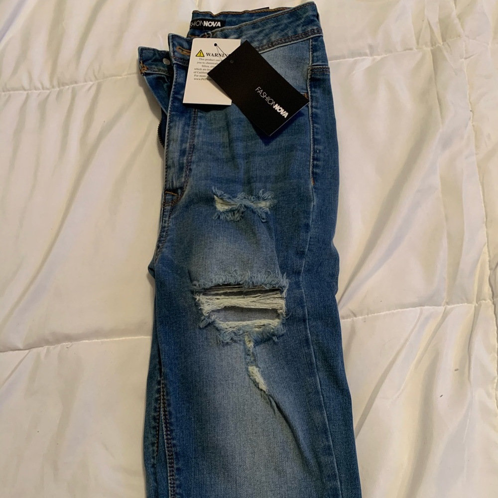 Fashion nova ripped jeans